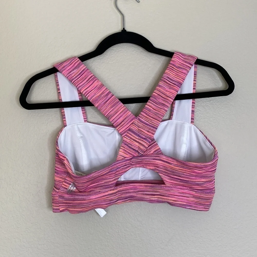 Free People movement pink sports bra hidden pocket Sz medium